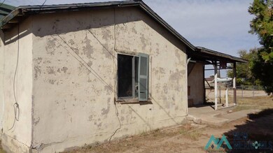 403 N Maple St, Carlsbad, NM 88220 - photo 2