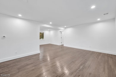 800 Raritan Rd, Clark, NJ 07066 - photo 5