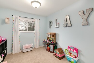 259 Westbrook Cir, Naperville, IL 60565 - photo 7