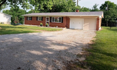 3945 W Walnut Leaf Dr, Bloomington, IN 47403 - photo 2