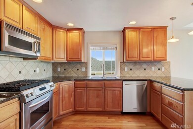 641 Bell St unit 201, Edmonds, WA 98020 - photo 5