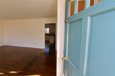 33 Arnold Ave unit 1, Newport, RI 02840 - photo 2