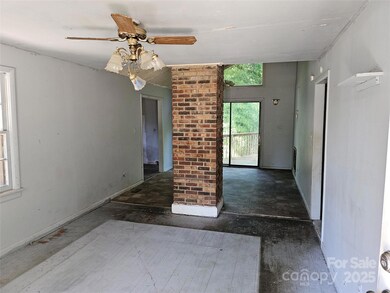211 Putnam St, Shelby, NC 28152 - photo 2