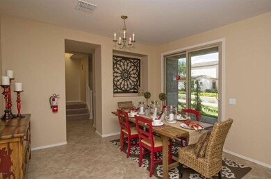 004_Dining Room