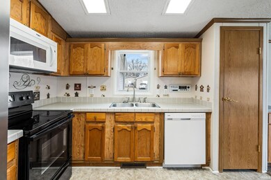 336 Grant St, Wabash, IN 46992 - photo 7