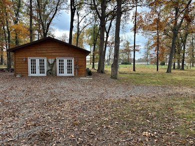 328 County Road 1175 E, Louisville, IL 62858 - photo 7