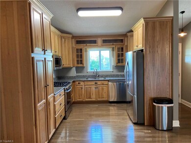 600 Yow Rd, Seagrove, NC 27341 - photo 3