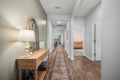 FRONT ENTRY FROM DOOR