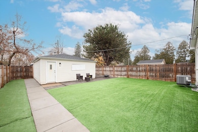 2904 Gilboa Ave, Zion, IL 60099 - photo 5