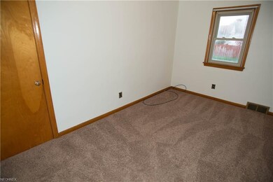 560 Idora Ln, Struthers, OH 44471 - photo 6