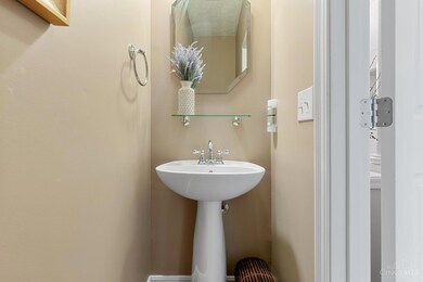 9367 Stoneybrooke unit 10G, Cincinnati, OH 45231 - photo 7