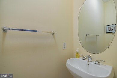 12807 Clarks Crossing Dr, Clarksburg, MD 20871 - photo 4