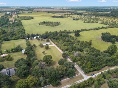 19411 Pine Tree Ln, Waller, TX 77484 - photo 2