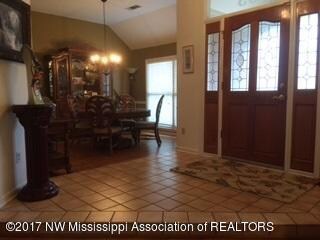 Entry/Dining rm