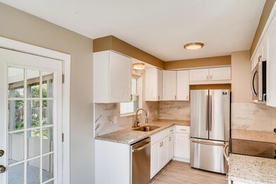 4265 Blythe Road Columbus OH-large-007-0