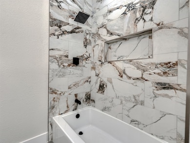 7016 Delesandri Dr, Hitchcock, TX 77563 - photo 5