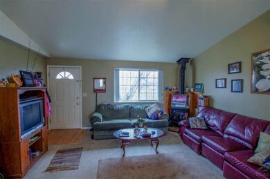 3157 SW Reindeer Ct, Redmond, OR 97756 - photo 4