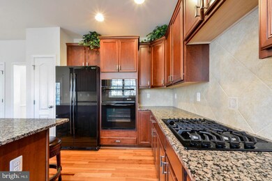 2226 Hollowoak Dr, Hanover, MD 21076 - photo 7