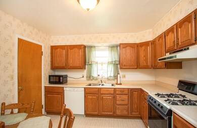 1104 Walton Ave, La Porte, IN 46350 - photo 7