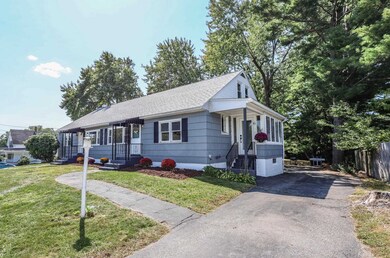 283 S Mammoth Rd, Manchester, NH 03109 - photo 2