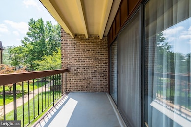 Treebrooke unit 207, Oakton, VA 22124 - photo 5