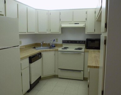 824 Sky Pine Way unit 11, Greenacres, FL 33415 - photo 4