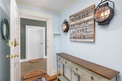 8 Annandale Rd unit 2, Newport, RI 02840 - photo 6