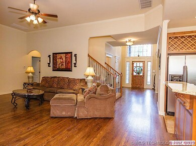 Big Open Spaces, Hardwoods, Granite Through Out Ho