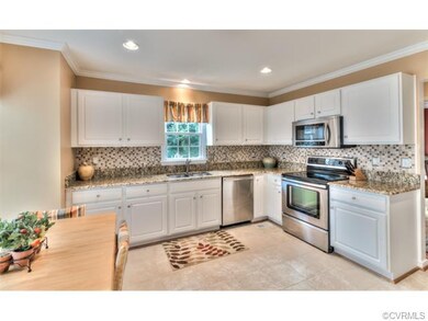 Eat-in Kitchen