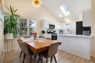 1679 Autumn Ave unit D, Schaumburg, IL 60193 - photo 7