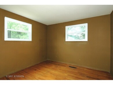 444 Tulsa Ave, Carpentersville, IL 60110 - photo 7