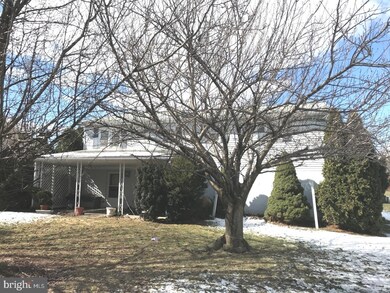 103 N 4th St, Womelsdorf, PA 19567 - photo 2
