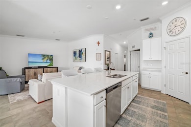 Kitchen breakfast bar.