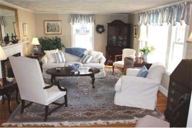 10 Beach St, Marblehead, MA 01945 - photo 2