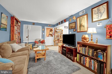 Altemus Farms unit G2, Brookhaven, PA 19015 - photo 3