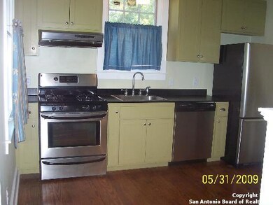 140 Cedar St unit CARRIAGE HOUSE, San Antonio, TX 78210 - photo 2