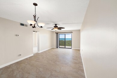 Living/Dining Rm
