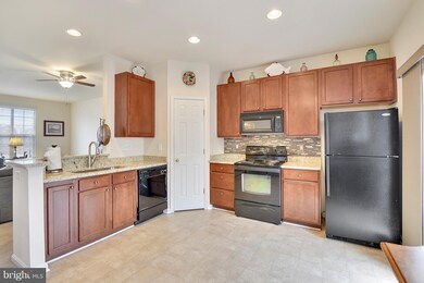 2608 Lotuswood Ct, Odenton, MD 21113 - photo 4