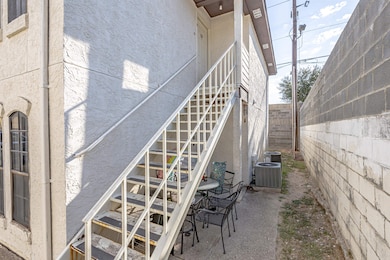 104 Belaire Dr unit 10, Laredo, TX 78041 - photo 3