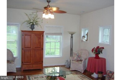 5910 Oak Twin Ct unit C, Linthicum Heights, MD 21090 - photo 4