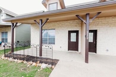 212 Sandstone Dr unit H, Jarrell, TX 76537 - photo 2
