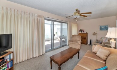 10175 W Thunderbird Blvd-large-013-005-L