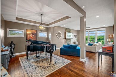 6825 SW 44th St, Topeka, KS 66610 - photo 6