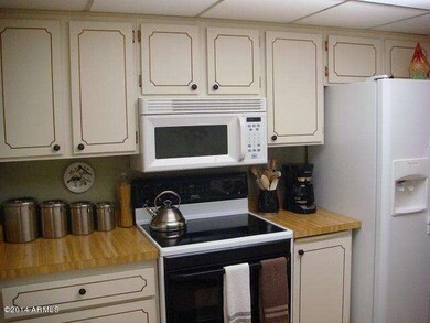 13841 N Thunderbird Blvd, Sun City, AZ 85351 - photo 7