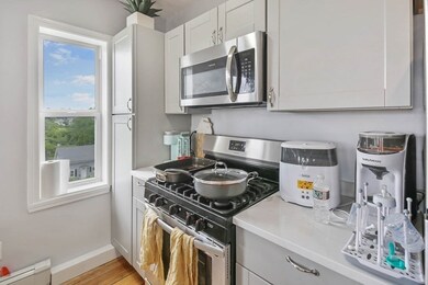 30 Hemans St, Worcester, MA 01605 - photo 5