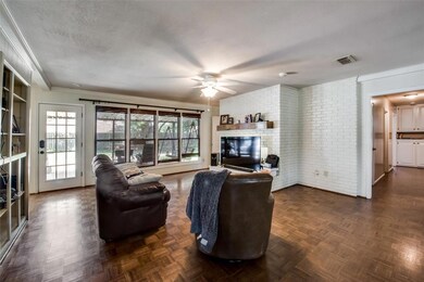 805 Berkley Dr, Cleburne, TX 76033 - photo 4