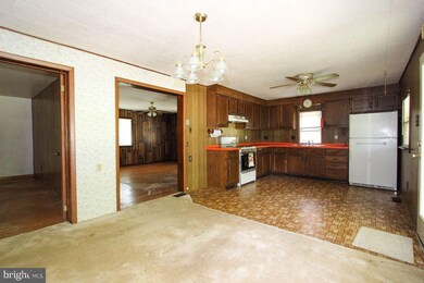 511 Fox Ln, Harrisburg, PA 17112 - photo 7