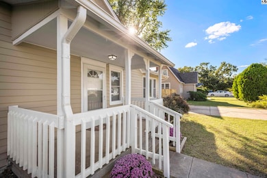 119 SW 6th St, Newton, KS 67114 - photo 5