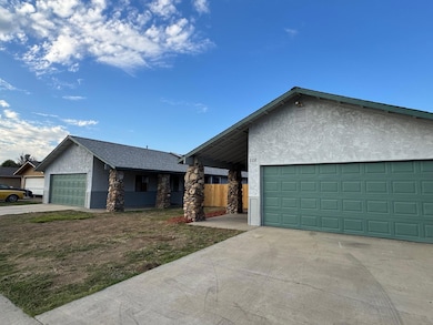 220 & 222 E Mountain View Ave, Porterville, CA 93257 - photo 2