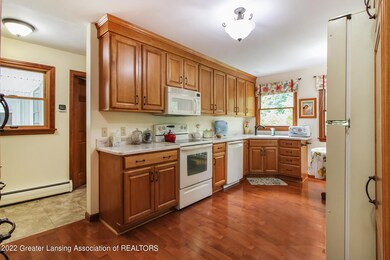 1121 N Waverly Rd, Lansing, MI 48917 - photo 7